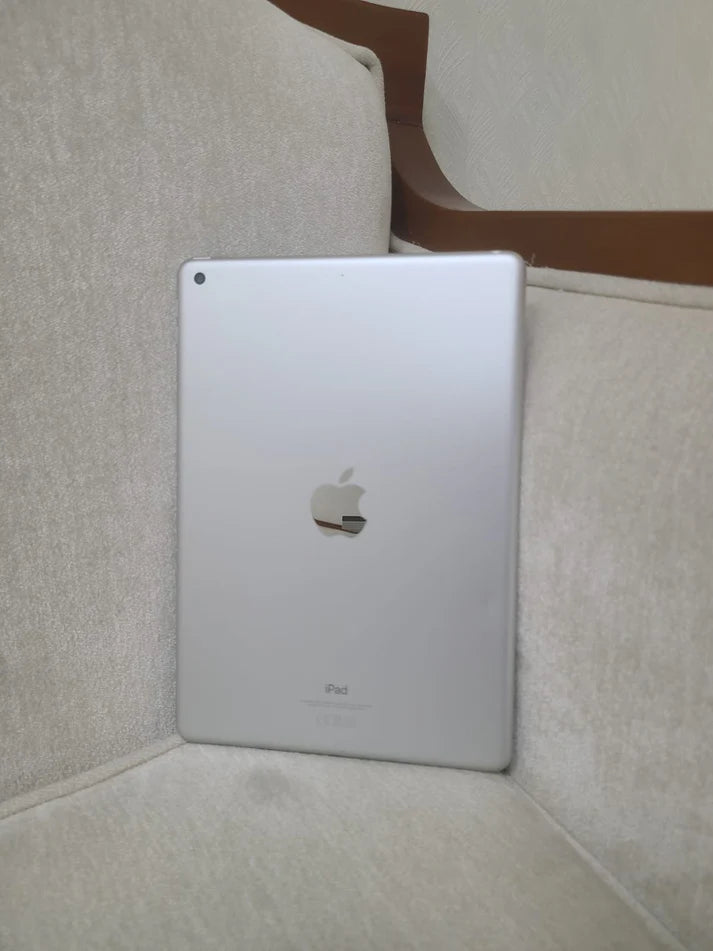 Apple iPad 9, 64GB - 10.2" Screen - Wi-Fi, Silver - 95968